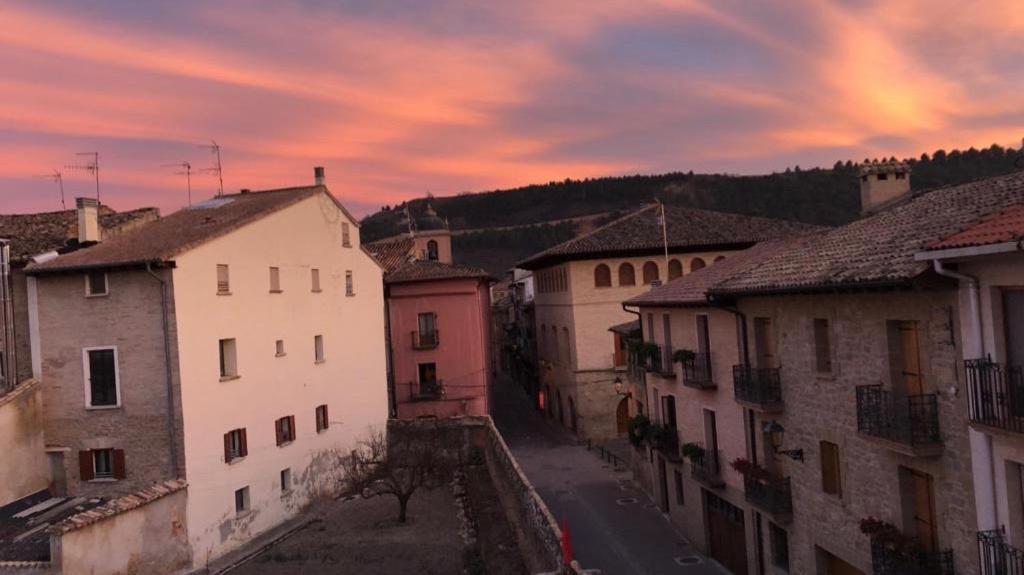 Albergue Estrella Guia Solo Peregrinos Puente la Reina エクステリア 写真