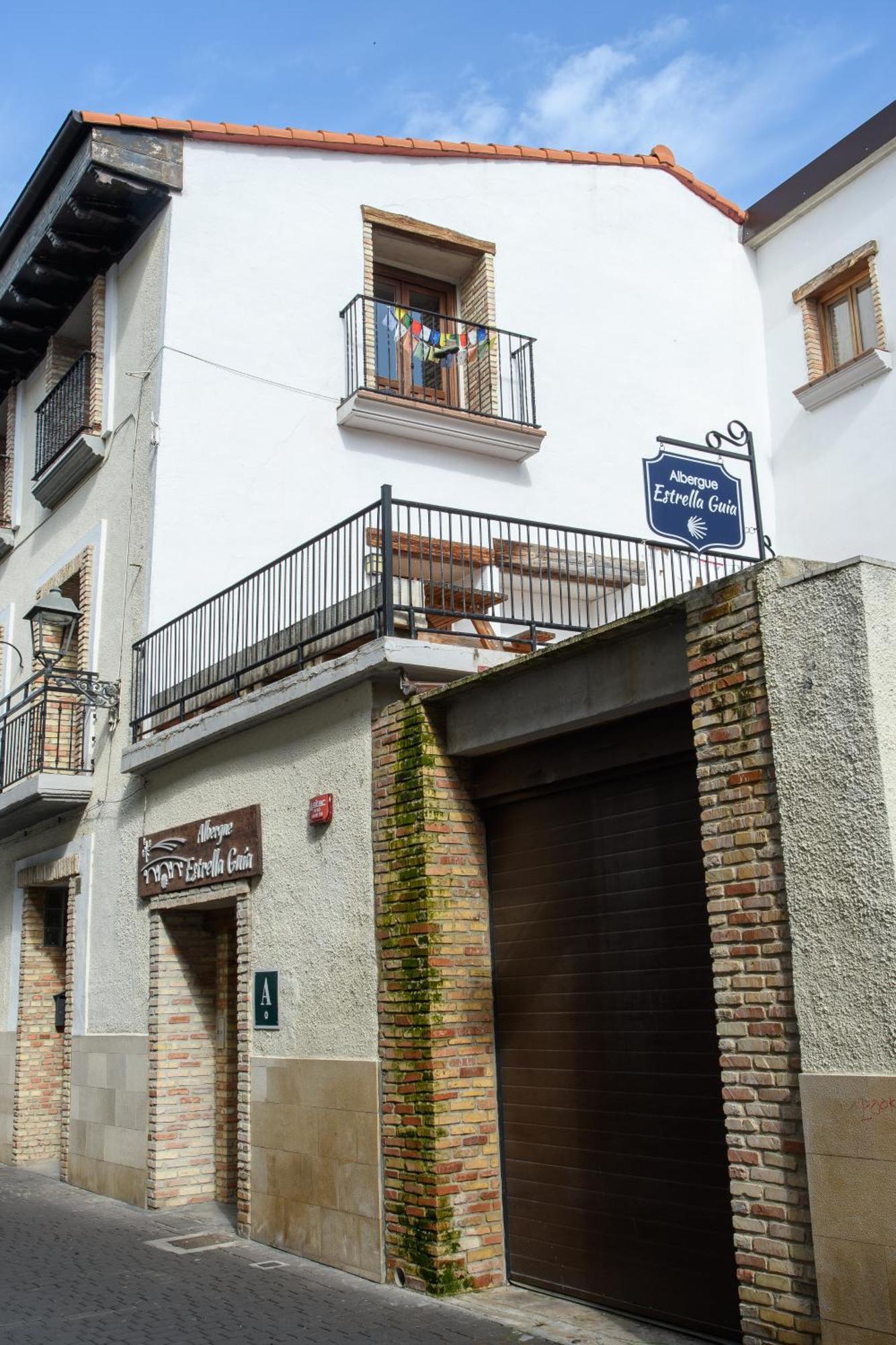 Albergue Estrella Guia Puente la Reina エクステリア 写真